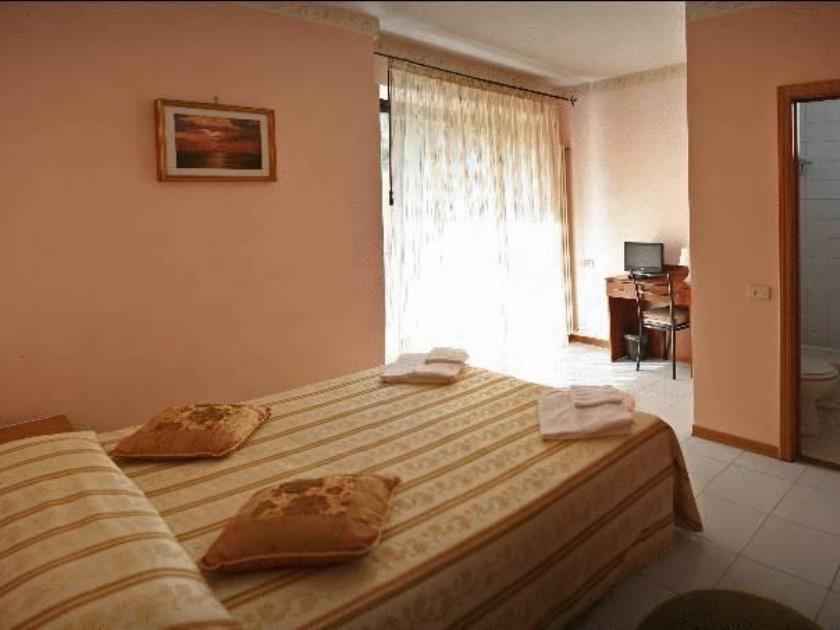 فندق سوريسو ريميني المظهر الخارجي الصورة